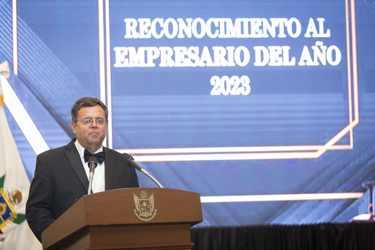 ALFONSO GARCÍA ALCOCER, RECONOCIDO COMO “EMPRESARIO DEL AÑO 2023” EN QUERÉTARO